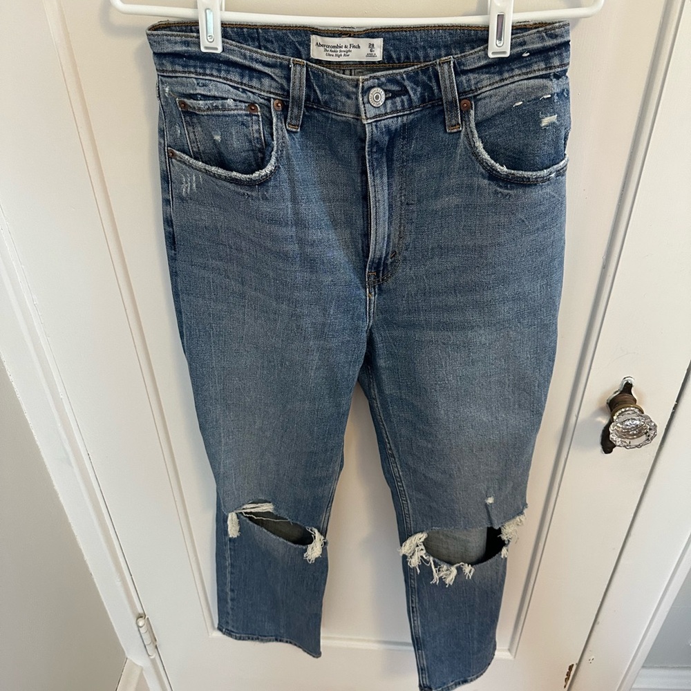 Abercrombie & Fitch NWT Ankle Straight Jeans